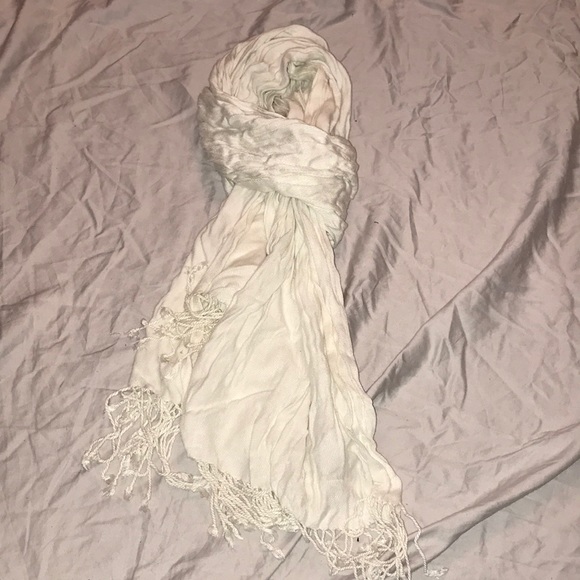 Scarf - Picture 1 of 2